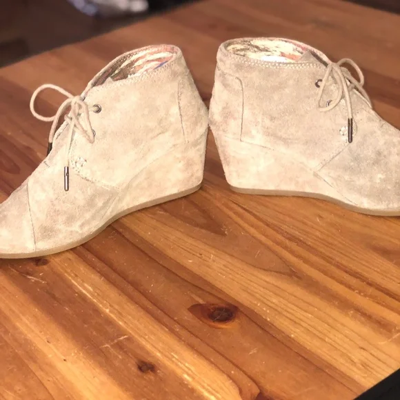 TOMS Wedges - Tan - Picture 4 of 6